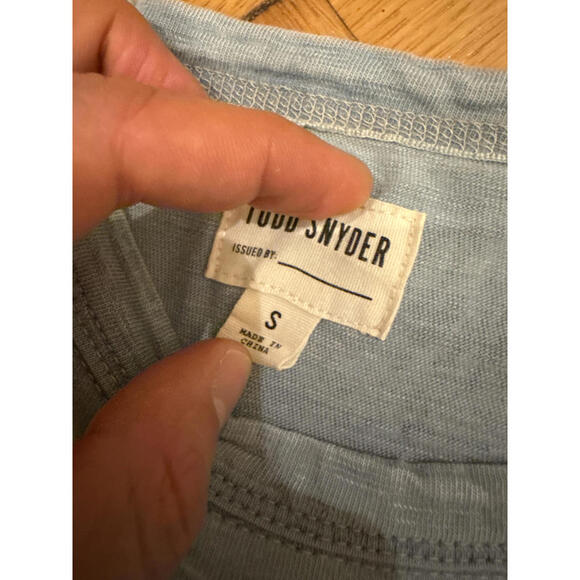 Todd Snyder Men's Light Blue Short Sleeve T-Shirt - Picture 2 of 2